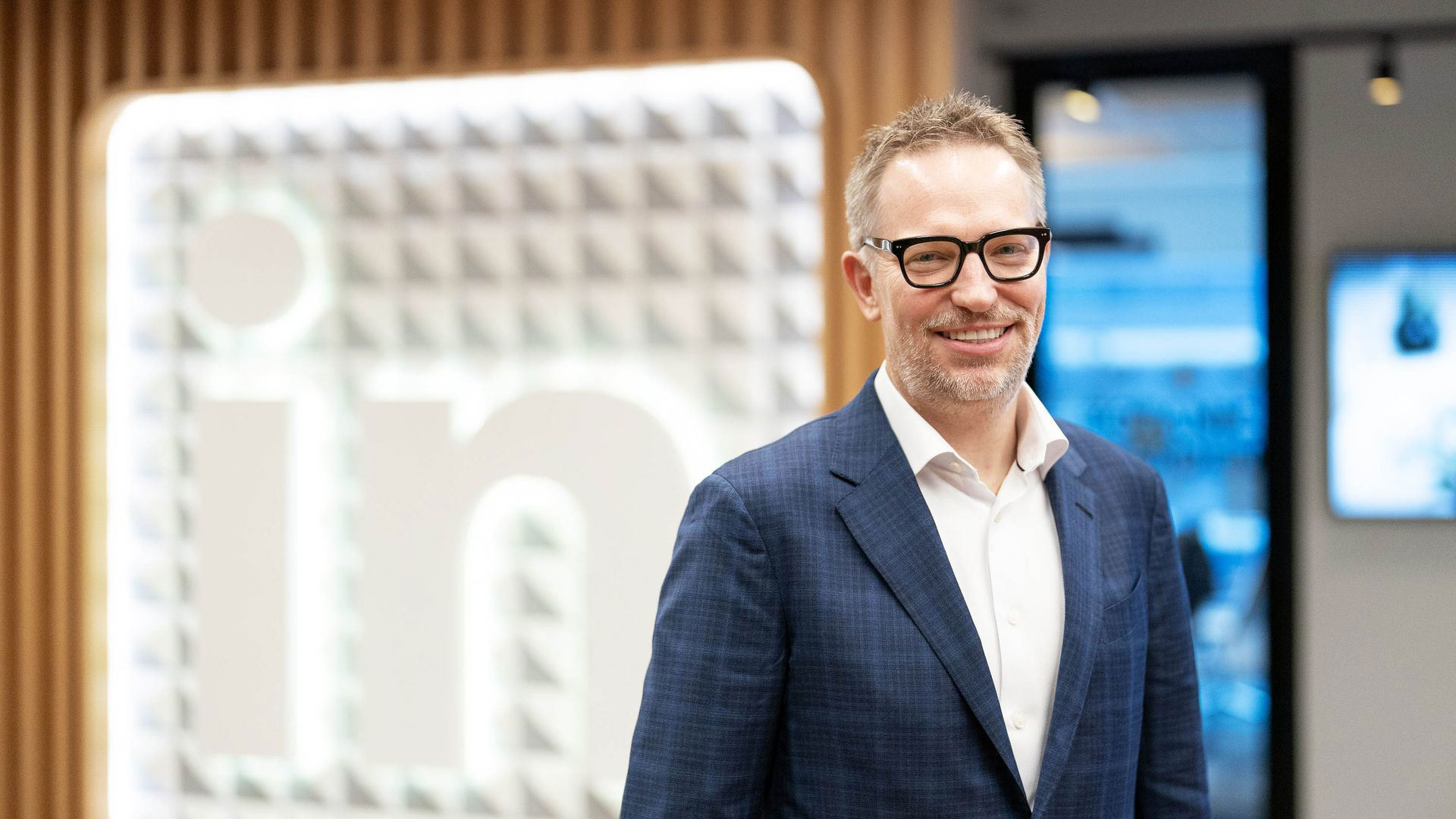 LinkedIn CEO Ryan Roslansky to Head Microsoft’s Office Division
