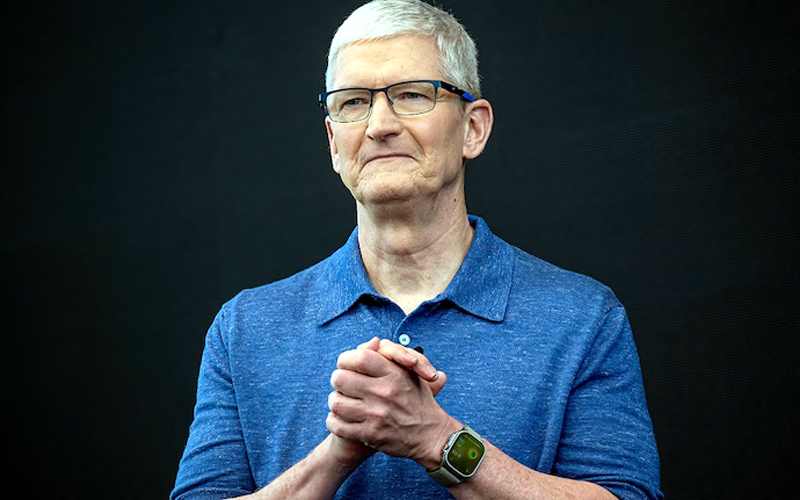 Apple Hits Reset on AI: Tim Cook Declares Artificial Intelligence a Must-Win Battle